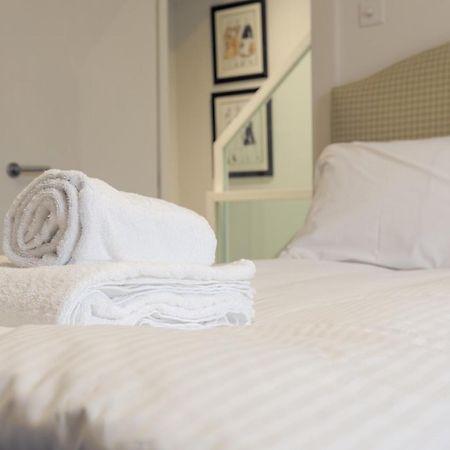 2 Bedroom Apartment Hammersmith Grove Sleeps 4 Londra Dış mekan fotoğraf