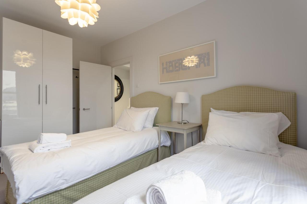 2 Bedroom Apartment Hammersmith Grove Sleeps 4 Londra Dış mekan fotoğraf