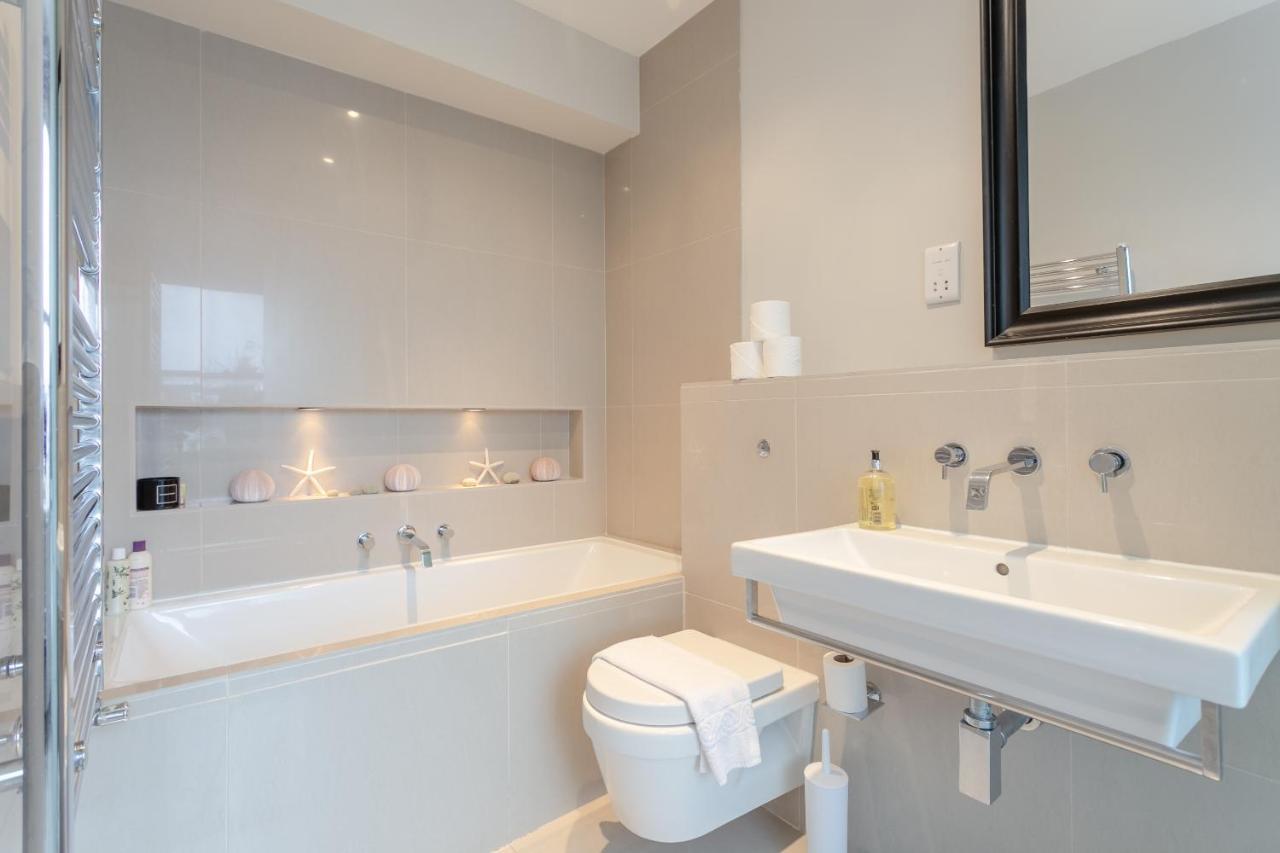 2 Bedroom Apartment Hammersmith Grove Sleeps 4 Londra Dış mekan fotoğraf