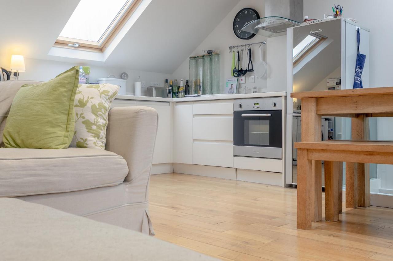 2 Bedroom Apartment Hammersmith Grove Sleeps 4 Londra Dış mekan fotoğraf