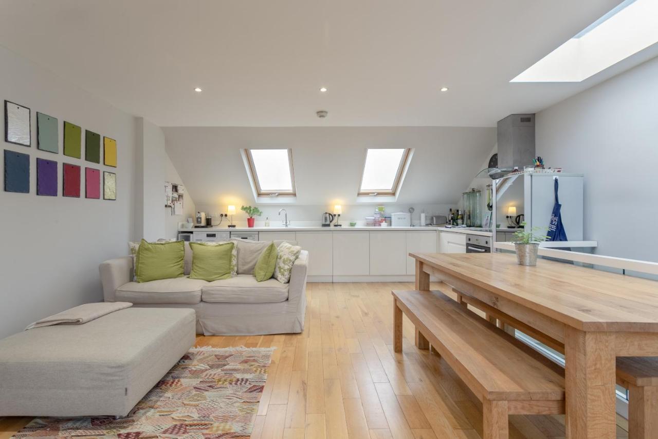 2 Bedroom Apartment Hammersmith Grove Sleeps 4 Londra Dış mekan fotoğraf