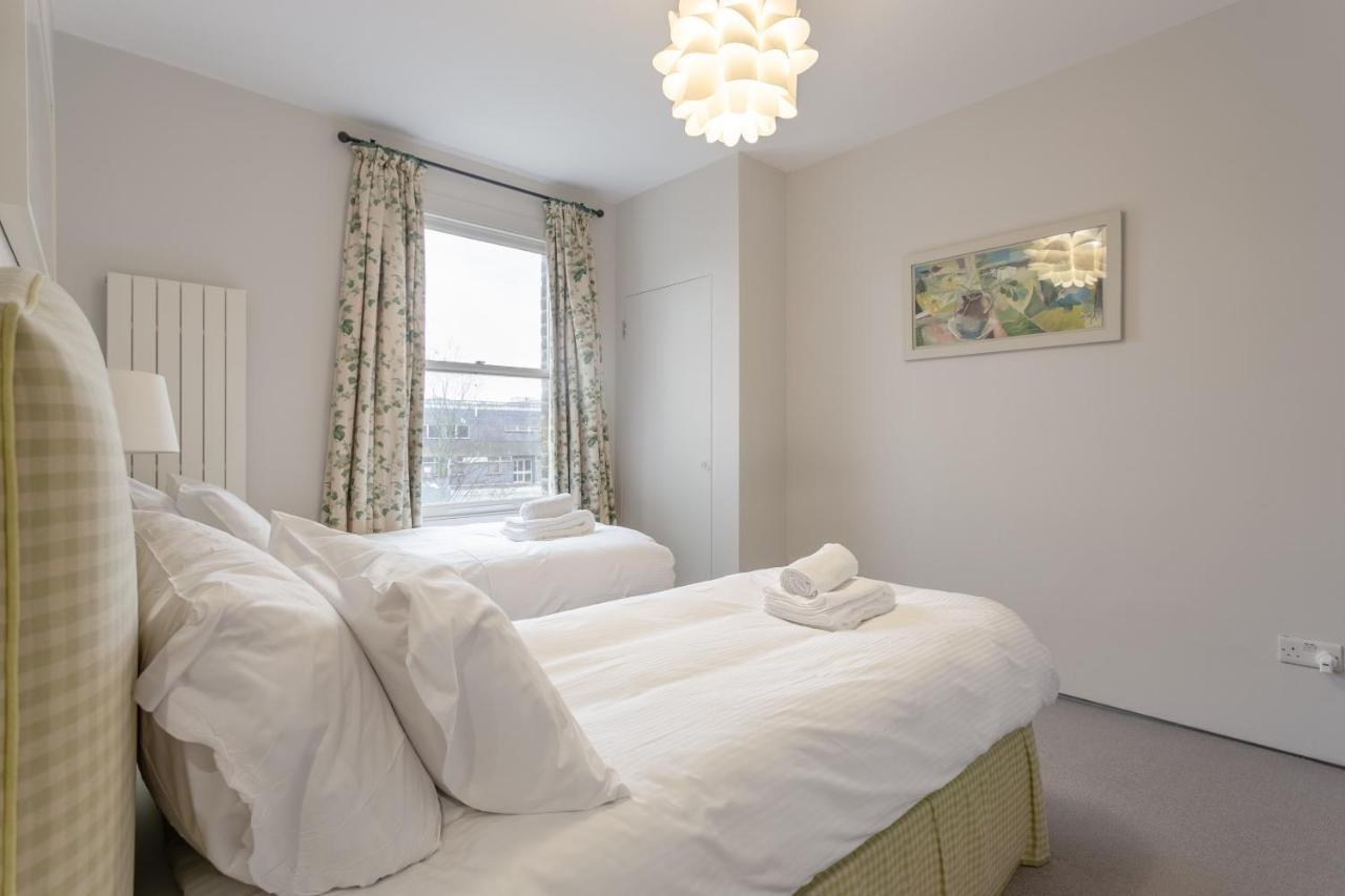 2 Bedroom Apartment Hammersmith Grove Sleeps 4 Londra Dış mekan fotoğraf