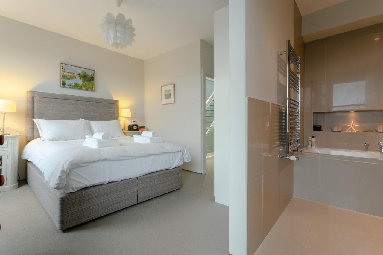 2 Bedroom Apartment Hammersmith Grove Sleeps 4 Londra Dış mekan fotoğraf
