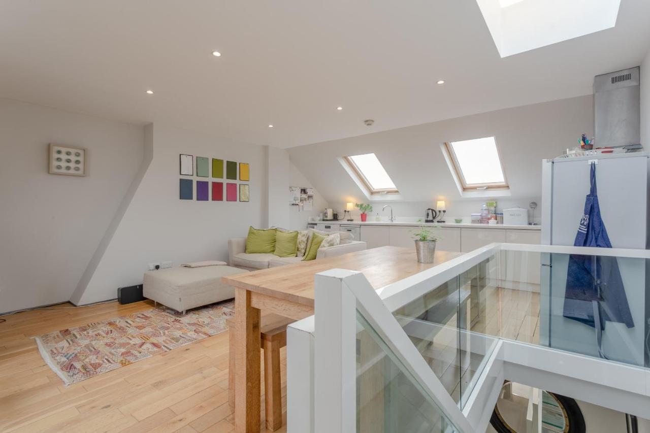 2 Bedroom Apartment Hammersmith Grove Sleeps 4 Londra Dış mekan fotoğraf