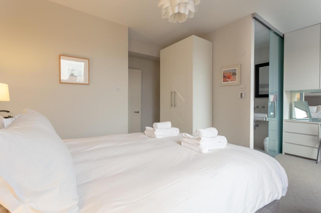 2 Bedroom Apartment Hammersmith Grove Sleeps 4 Londra Dış mekan fotoğraf