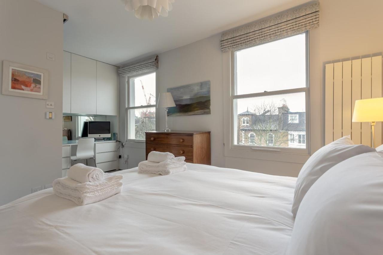 2 Bedroom Apartment Hammersmith Grove Sleeps 4 Londra Dış mekan fotoğraf
